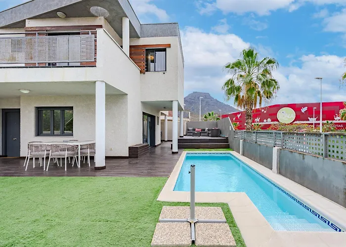 Casa independiente con piscina privada